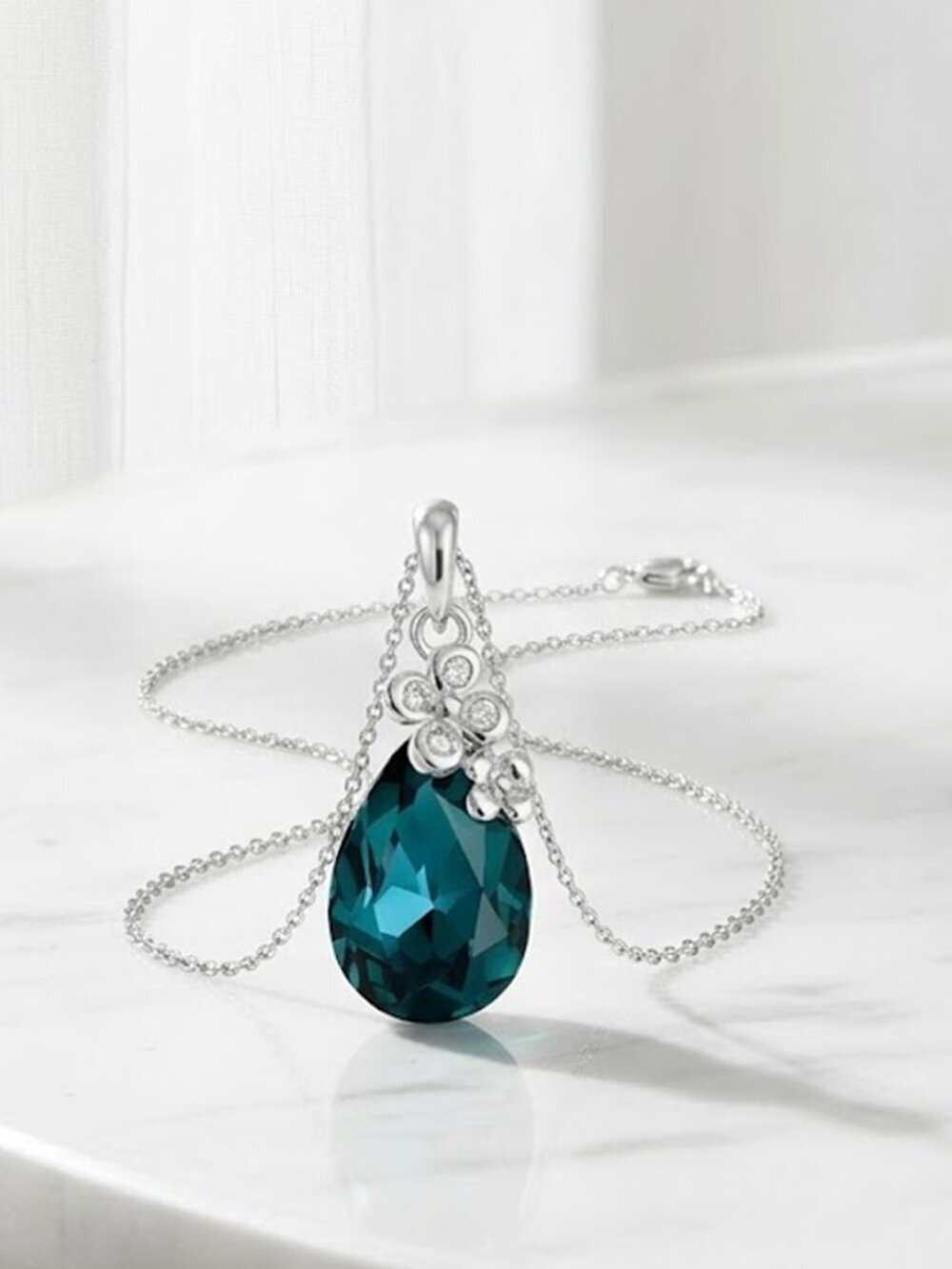 Ladies Dark Blue Flower Crystal Necklace